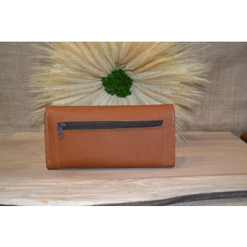 Portfel duży skórzany brązowy z etnicznym kolorowym haftem .